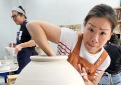 App 42- Elenaho - hamming up with a pot by Korean ceramic master Moon Do Bang